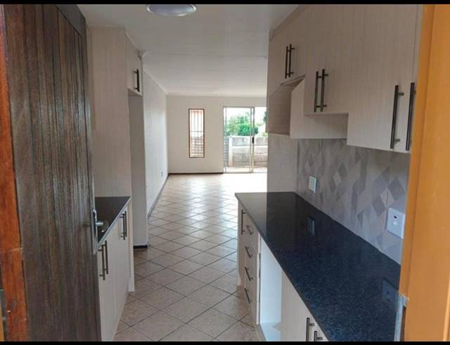 3 BEDROOM HOUSE FOR SALE IN THE ORCHARDS